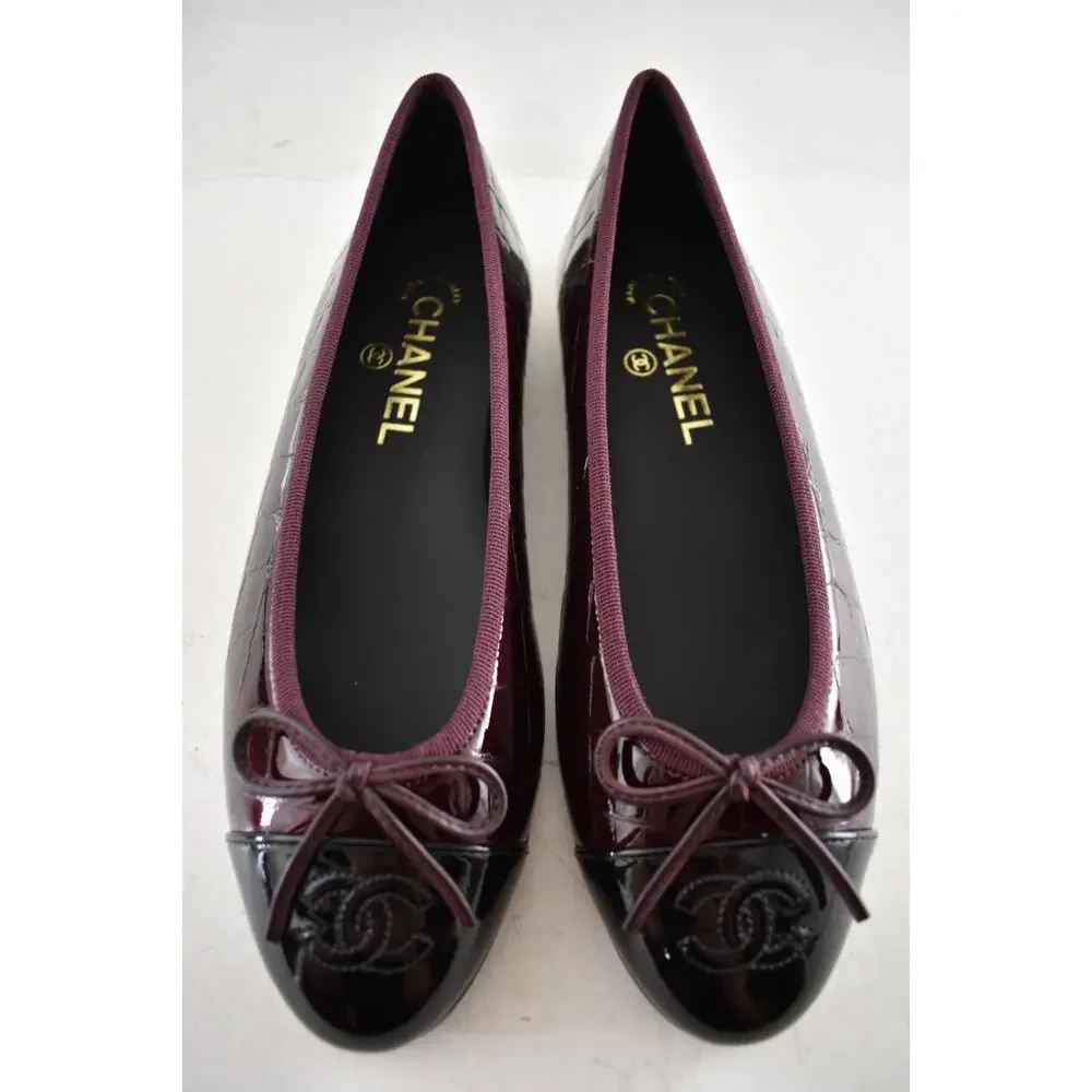 Chanel 26A Burgundy Red Black Crocodile Croc CC Logo Ballet Ballerina Flat 38.5